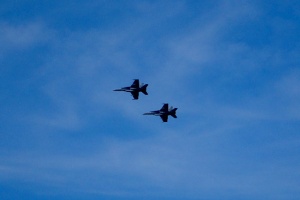Deux jets volant dans le ciel de Virginia Beach