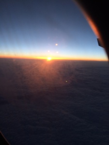 Vue de la mer de nuages depuis l'avion